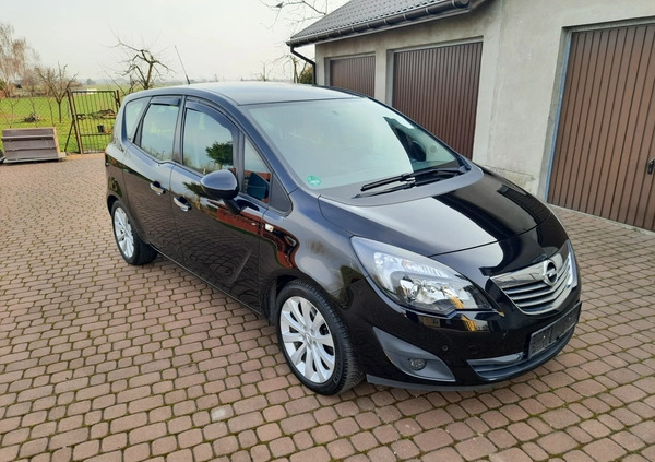 Opel Meriva cena 22900 przebieg: 208000, rok produkcji 2011 z Krośniewice małe 379
